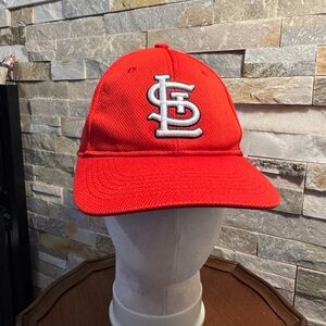 Youth Red St. Louis Cardinals adjustable baseball cap w/team's "SL" White Logo